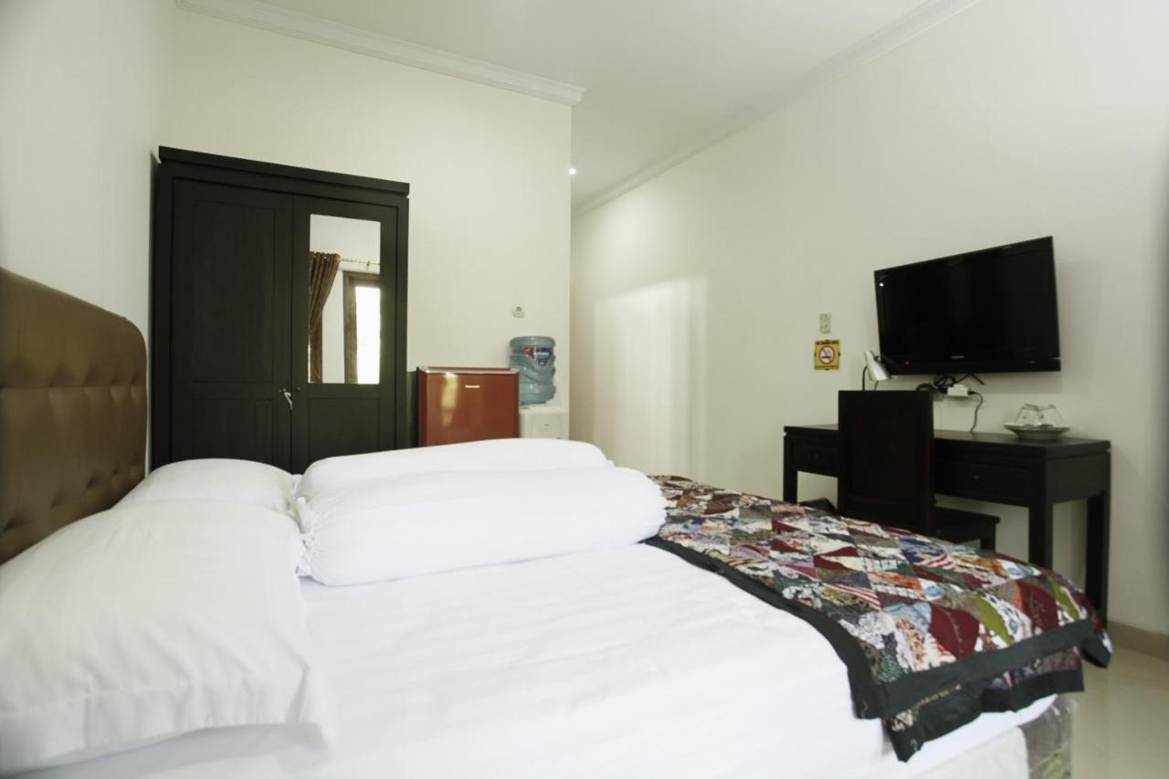 Andelis Homestay Джокьякарта Экстерьер фото