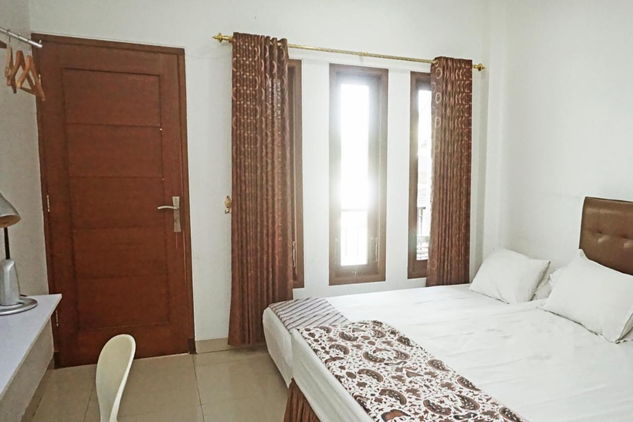 Andelis Homestay Джокьякарта Экстерьер фото
