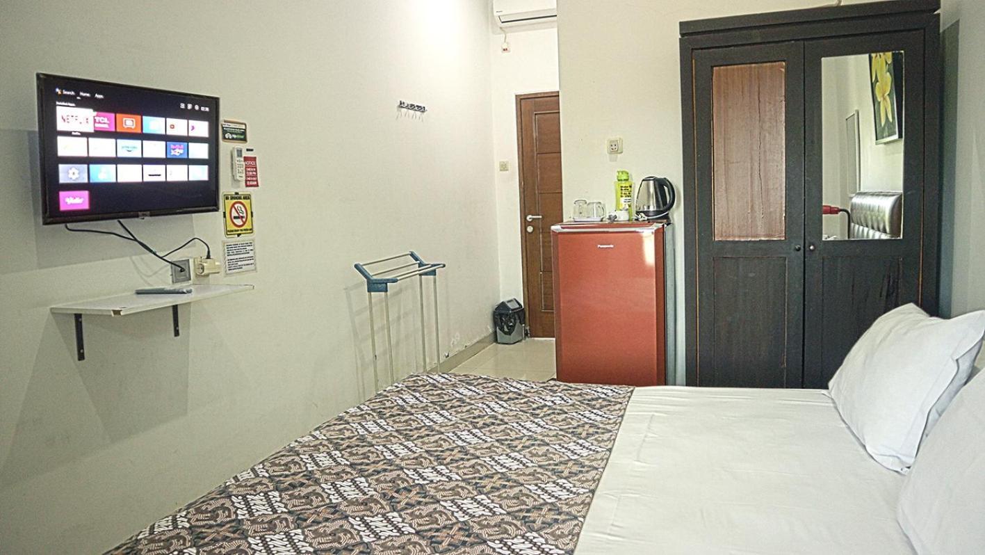 Andelis Homestay Джокьякарта Экстерьер фото