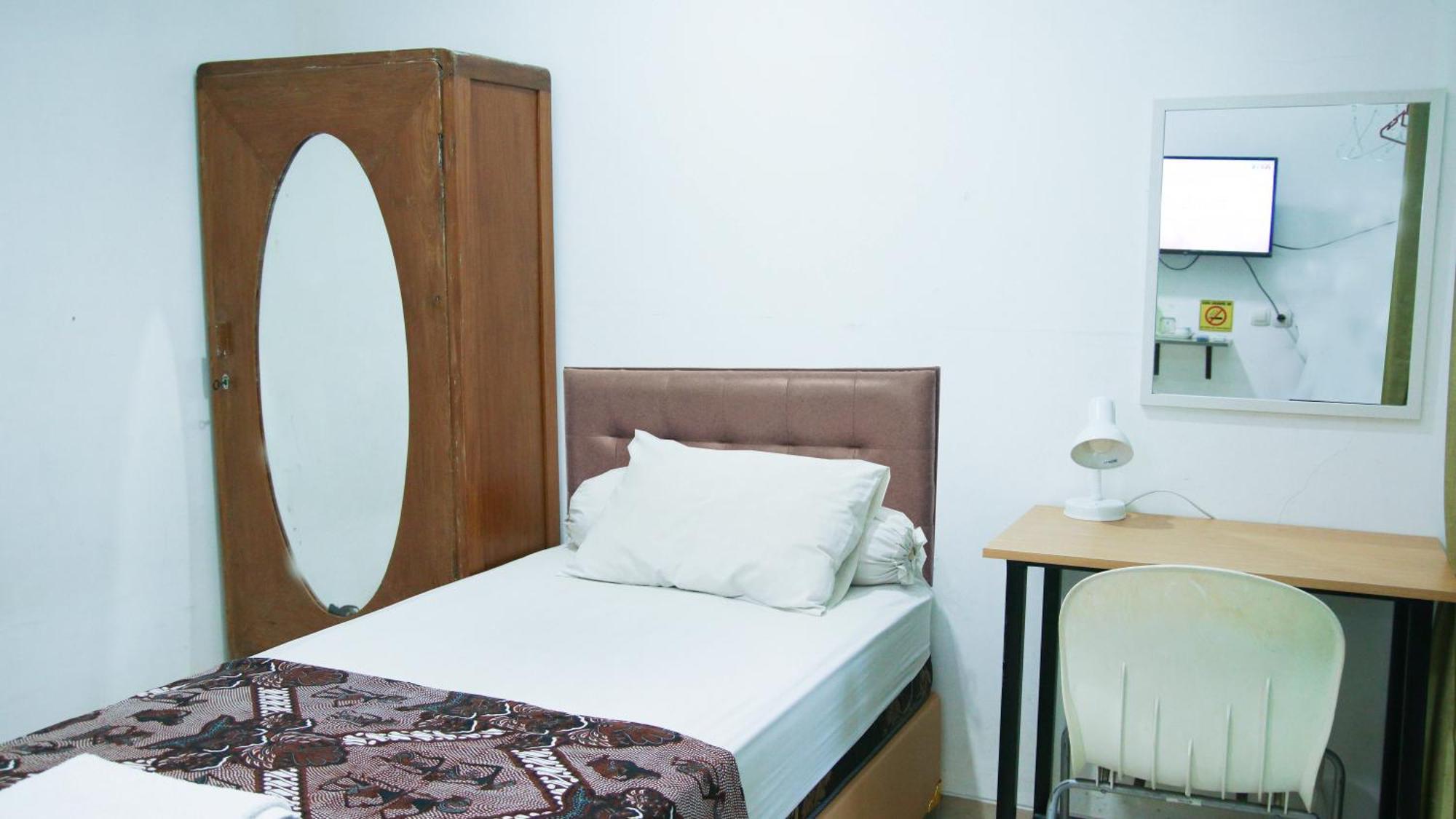 Andelis Homestay Джокьякарта Номер фото