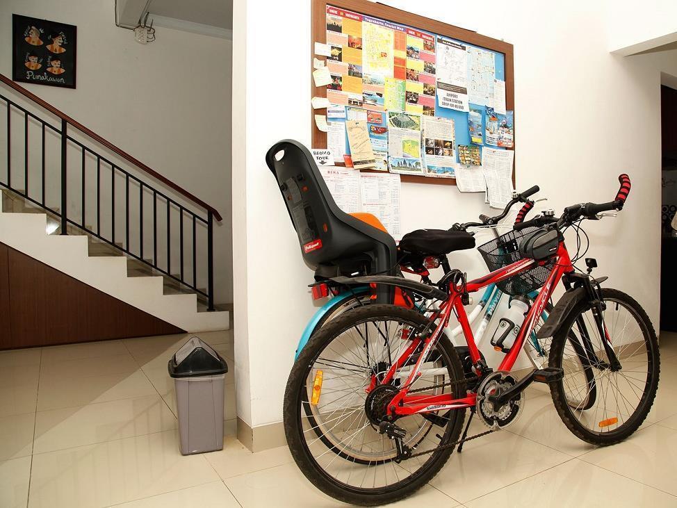 Andelis Homestay Джокьякарта Экстерьер фото